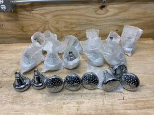 lot 152 image: Lot of 19 Shower Heads