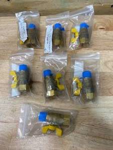 lot 154 image: WARDFLEX Lot of 7-  38 Merch Joint Valve 12 NPT