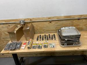 lot 185 image: Lot of Painting Supplies