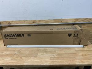 lot 222 image: SYLVANIA Lot of 28- Fluorescent T12 Cool White Bulbs (48)