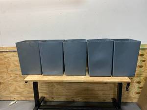 lot 229 image: RUBBERMAID Lot of 5 Trash Cans