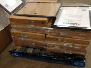 Pallet with assorted Lorell Wood Frames review pictures