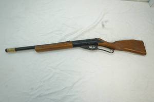 lot 21 image: Daisy model 96 BB gun