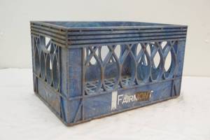 lot 25 image: Fairmont milk crate