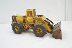 lot 53 image: vintage Tonka loader