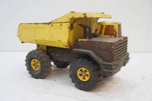 lot 54 image: vintage Tonka dump truck