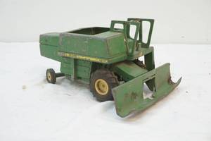 lot 73 image: vintage John Deere combine