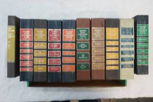 lot 85 image: Readers Digest books