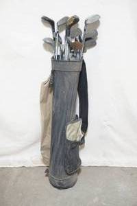 lot 122 image: golf clubs