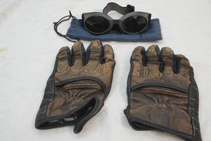 lot 143 image: Speed Strength riding gloves and Polaris goggles