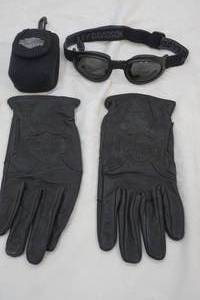 lot 144 image: Harley Davidson riding gloves and goggles