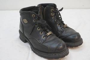 lot 166 image: womens Harley Davidson riding boots 8