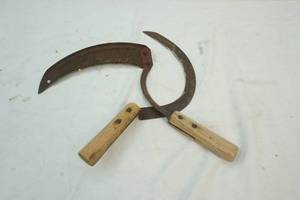 lot 186 image: hand sicles
