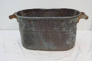 lot 223 image: copper bucket with wood handles