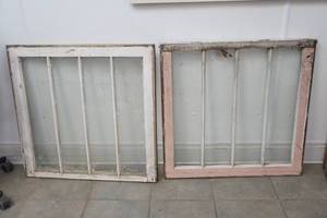 lot 231 image: vintage windows