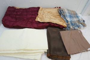 lot 251 image: comfortor and throw blanket