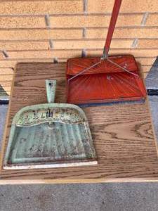 lot 62 image: Vintage Dust Pans