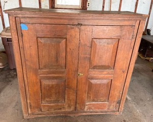 lot 13 image: Vintage Book Cabinet Hutch with Doors