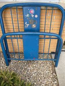 lot 39 image: Full Size Metal Bed Frame, Headboard and Footboard