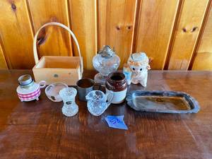 lot 50 image: Lot of Various Knick Knacks and Collectibles