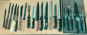 lot 65 image: Large Lot of Kitchen Knives  Wall Holder