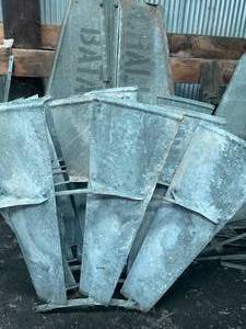 lot 72 image: Large Steel Windmill with Extra Fan Blade