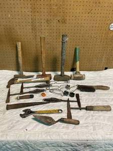 lot 86 image: Large Lot of Vintage Hand Tools, Hammers, and More