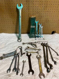 lot 96 image: Large Lot of Assorted Hand Tools and Wrenches