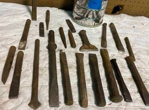lot 101 image: HUGE Lot of Vintage Chisel Hand Tools