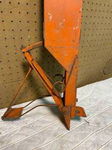 lot 118 image: Vintage Potato Planter Hand Tool