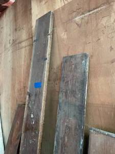 lot 189 image: Various Sized Wood Planks