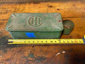 lot 140 image: International 14 Tool Box