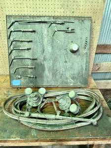 lot 200 image: Acetylene Torch Kit with Attachments
