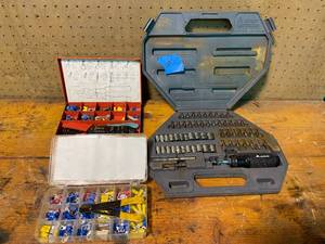 lot 203 image: Electrician Tools and Socket Wrench Set