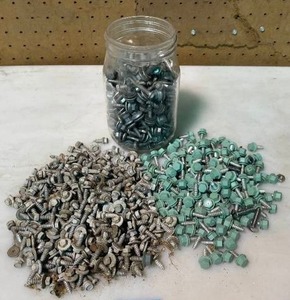 lot 9 image: Large Lot of Various Sheeting Screws