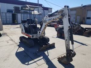 lot 6 image: 2011 Bobcat 324M Diesel Compact Excavator