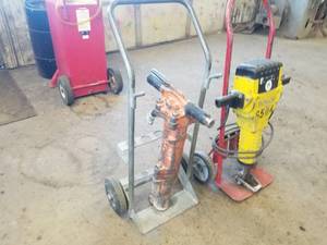 lot 14 image: American Pneumatic Tool 190 Air Jackhammer