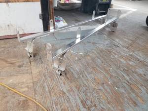 lot 27 image: Hauler Racks Truck Rack