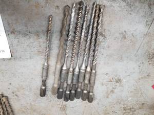 lot 38 image: Lot of (8) 13 Hammer Bits