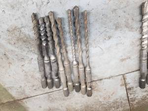 lot 40 image: Lot of (8) 10 Hammer Bits
