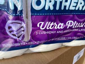 lot 17 image: Quilted Northern Ultra Plush