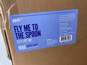 lot 18 image: Plastic Spoons