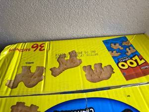 lot 41 image: Animal Crackers