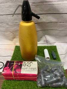 Spritzer Bottle with Chargers