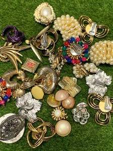 Lot of 20 Vintage Costume Jewelry Pieces