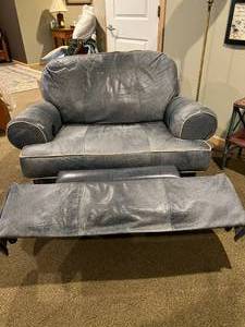 lot 34 image: Blue Reclining Oversized Chair