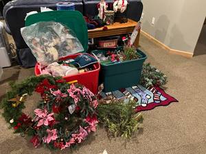 lot 44 image: Lot of Christmas Items
