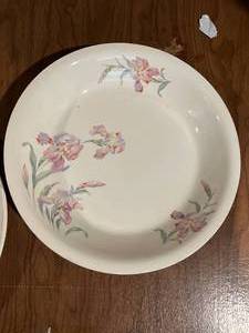 lot 65 image: Cambridge Ballerina Bowl & Plate (1930-1940)