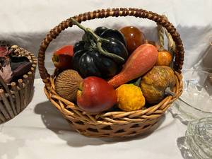 lot 70 image: Fall Decorations