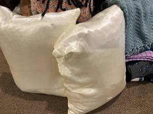 lot 75 image: Blankets & Pillows